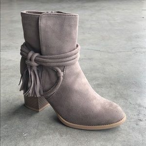 Soda Women’s Fringe Ankle Boots in Taupe